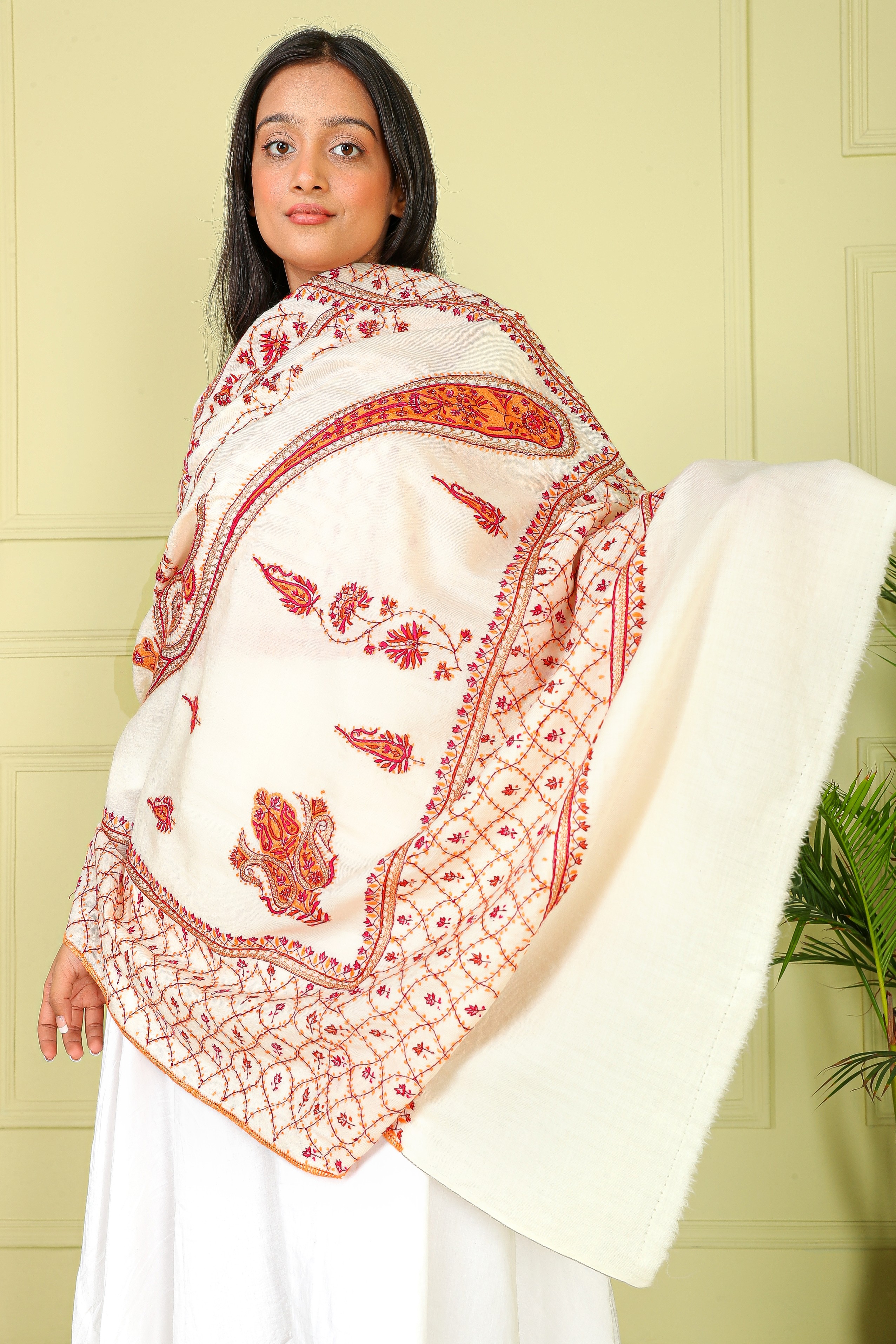 Sozni Embroidery kashmiri shawl white